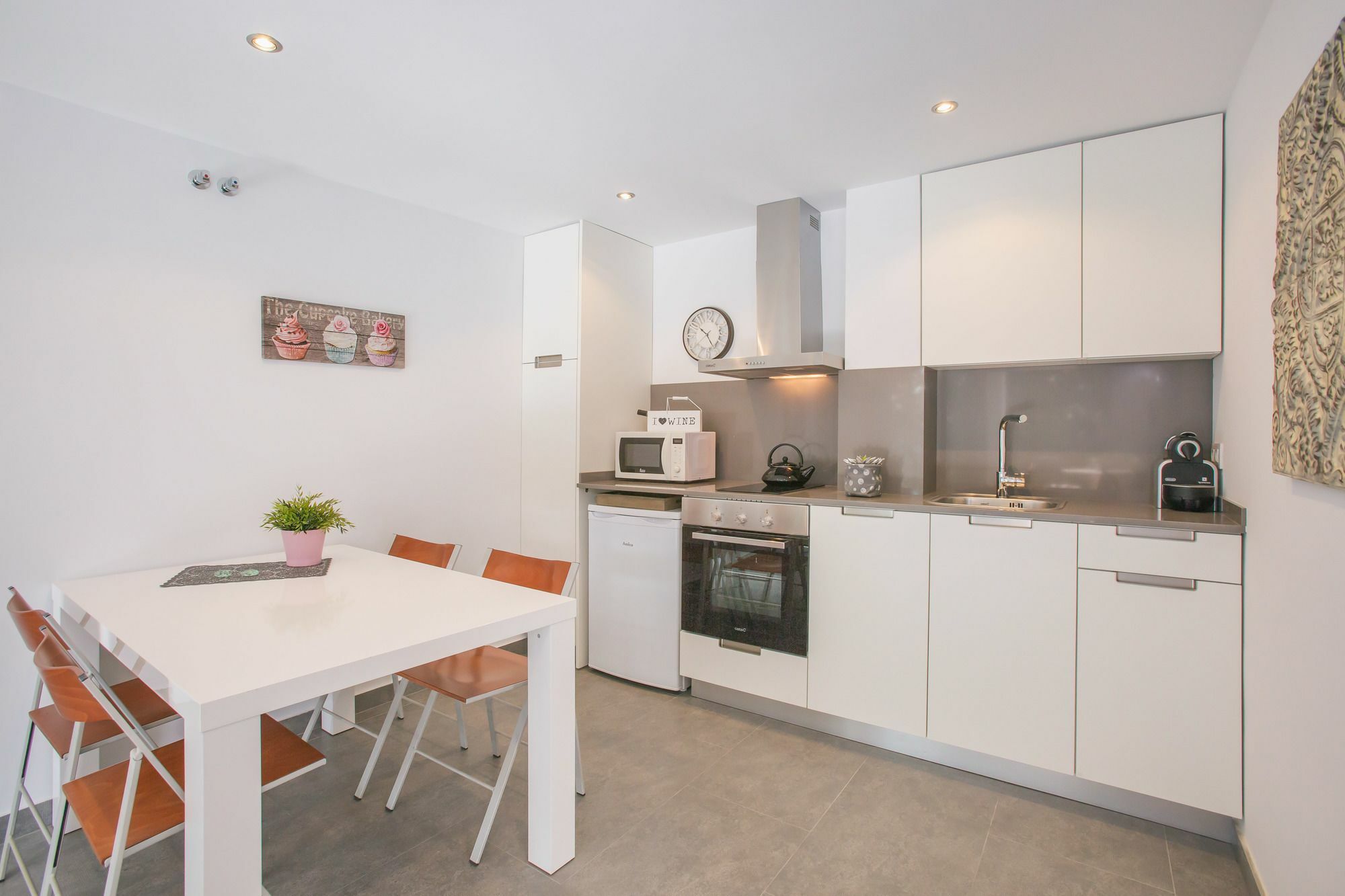 Flateli Montjuic Apartment Girona